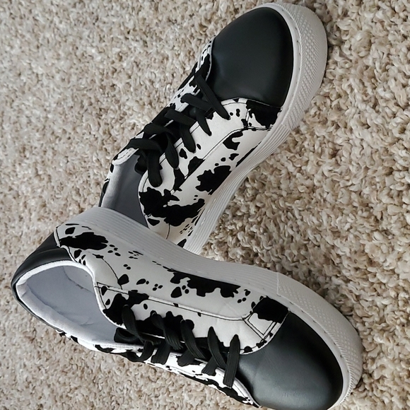 Womens Shoes - Picture 1 of 3